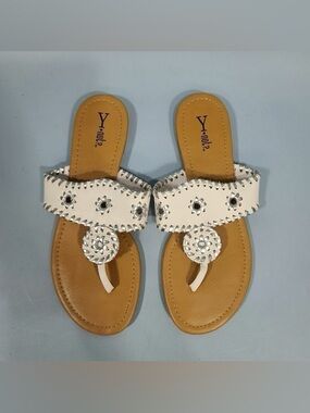 Y-NOT Sandals Flip Flops White Silver Shoes Women’s Size  9.5